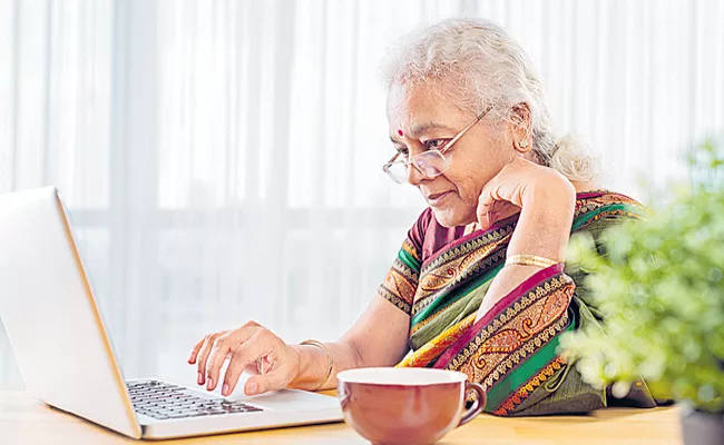 Senior Citizen Lost Rs 80000 To Fraudsters Cyber Crime Prevention Tips - Sakshi