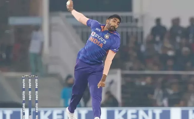 Ind Vs Sl: Ashish Nehra Surprised Over Jasprit Bumrah Playing T20 Series - Sakshi