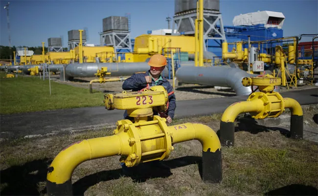 Ukraine Russia: Gas Key in Ukraine Conflict and Global Supply be Hit - Sakshi