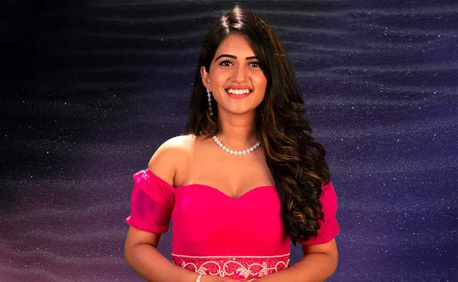 Bigg Boss OTT Non Stop: Anchor Sravanthi Chokkarapu Entered As 5th Contestant, Know Her Details - Sakshi