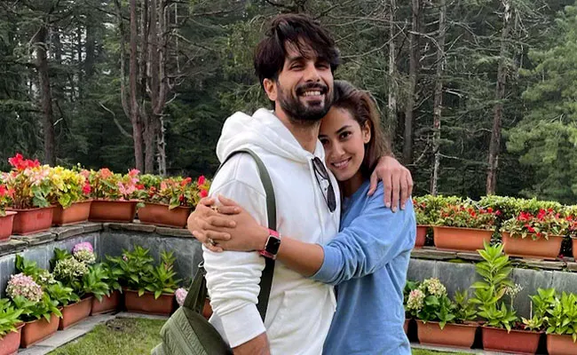 Shahid Kapoor Wife Mira Rajput Birthday Wishes To Him - Sakshi