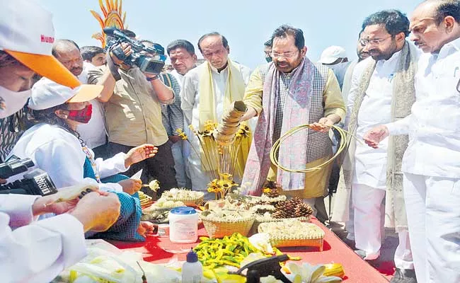 Telangana Kishan Reddy Inaugurates Hunar Haat At NTR Stadium - Sakshi