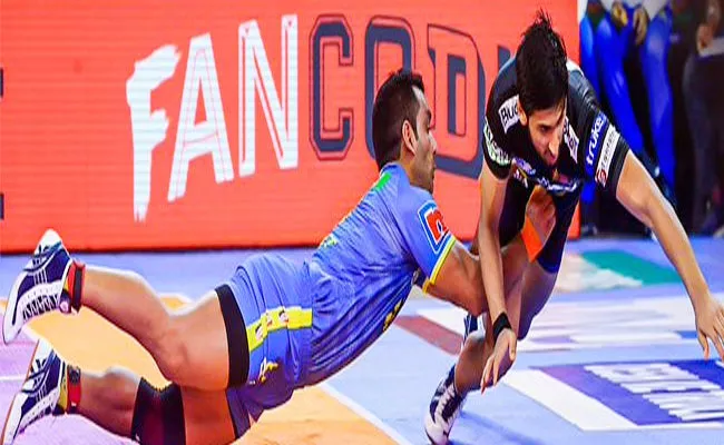 Pro Kabaddi League: Tamil Thalaivas Beat Telugu Titans 43 25 - Sakshi