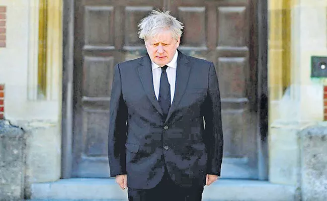 UK PM Boris Johnson 5th aide quits amid partygate scandal - Sakshi