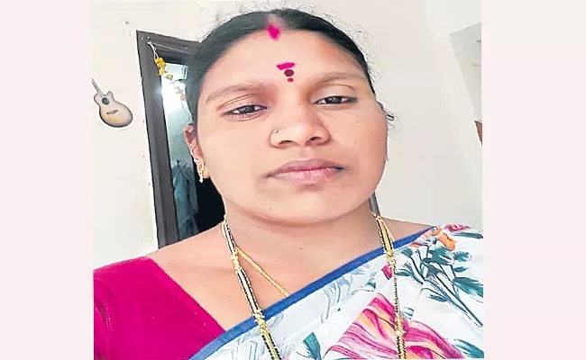 Husband Ends His Wife Life Due To Alcohol In Nalgonda District - Sakshi