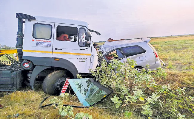 Road Accident In Anantapur District - Sakshi