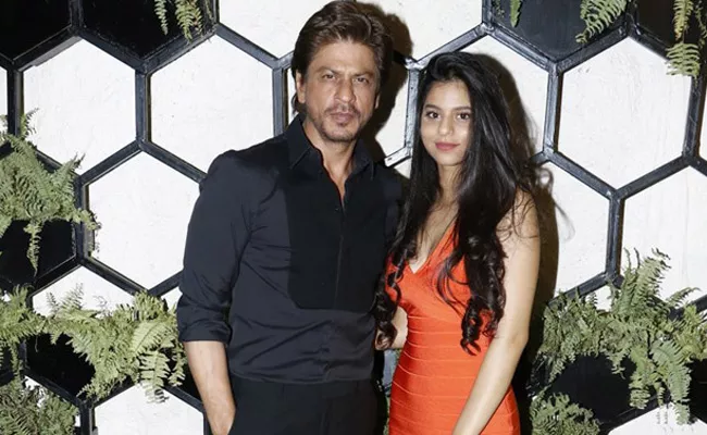 Sha Rukh Khan Daughter Suhana Khan To Make Bollywood Debut - Sakshi