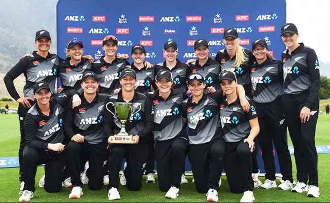 New Zealand Women Beat India In One Off T20I - Sakshi