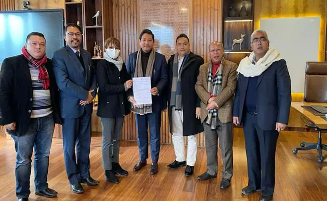 Meghalaya: All 5 Congress MLAs Ioin BJP Backed MDA - Sakshi