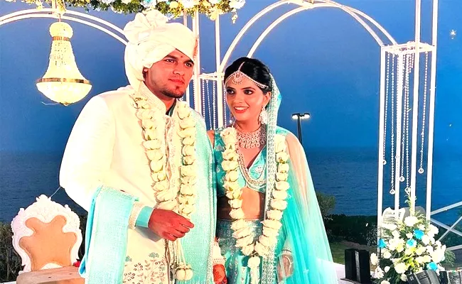 Rahul Chahar Married Ishani Johar In Grand Wedding Ceremony Pics Viral - Sakshi