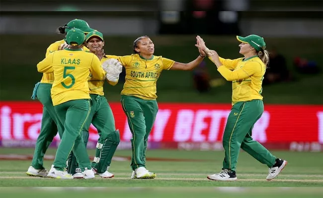 ICC Womens World Cup: South Africa Beat Pakistan By 6 Runs - Sakshi