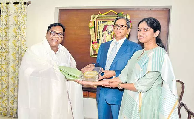 MLC Goreti Venkanna Gets Sahitya Akademi Award - Sakshi