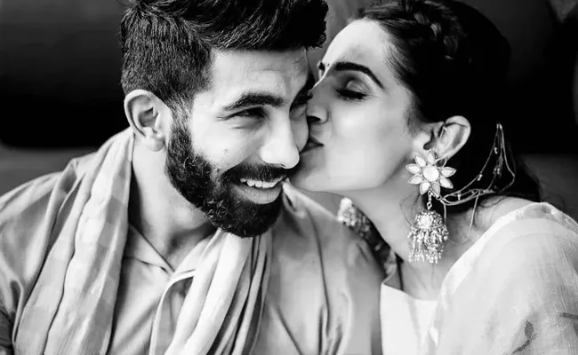 Jasprit Bumrah Emotional Note On First Marriage Anniversary Shares Video - Sakshi