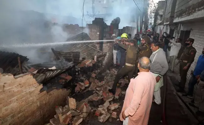 Jammu Kashmir: Cylinder Blast Kills Few - Sakshi