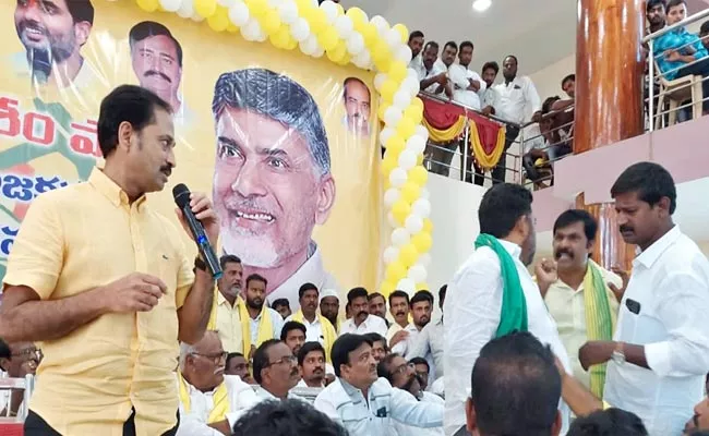 Conflict Between Kadiri TDP Leaders Anantapur - Sakshi