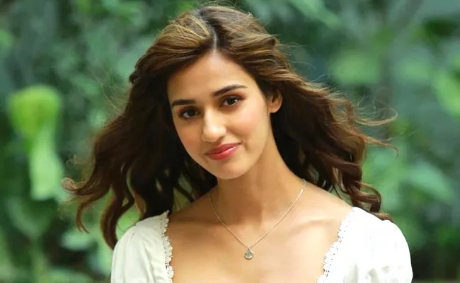 Disha Patani Hilarious Reply Who Asked Her Bikini Photo - Sakshi