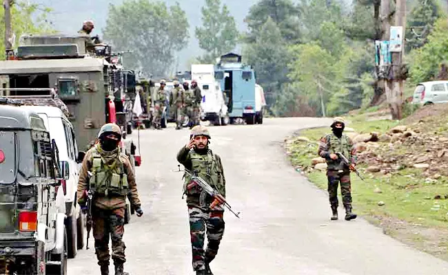 6 Terrorists Arrested in Kashmir - Sakshi