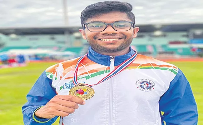 Bommadevara Deeraj Won Gold Medal Asia World Ranking Archery Tourney - Sakshi