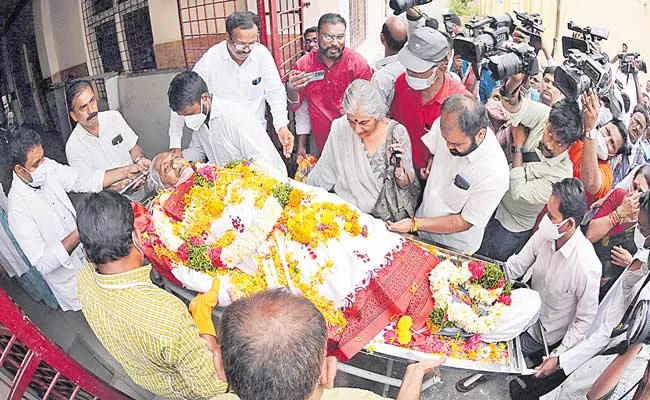 Rich Tributes Paid To Mallu Swarajyam: Body Donated For Medical Research - Sakshi