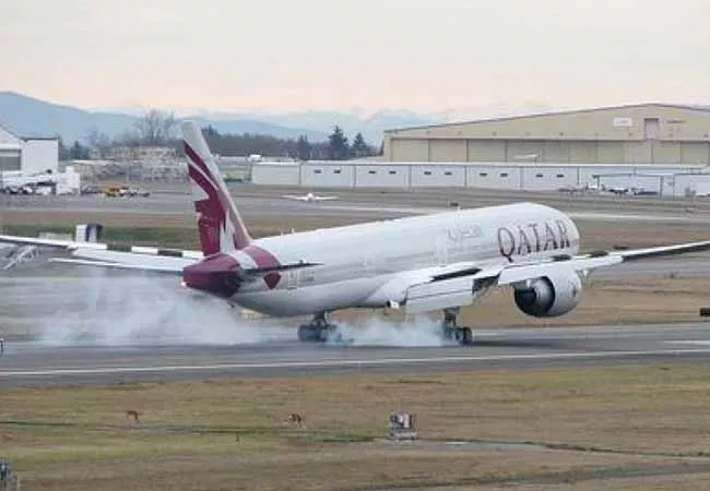 Qatar Airways Flight Makes Emergency Landing In Karachi - Sakshi