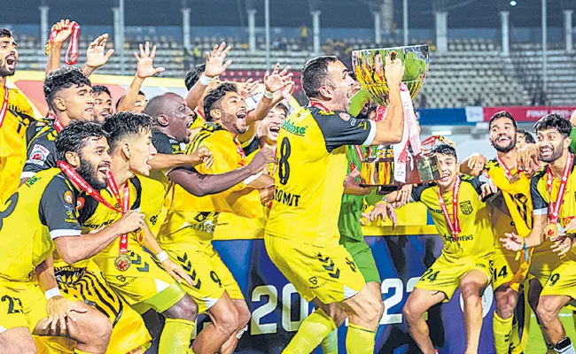 Indian Super League: Hyderabad FC Won Maiden Title By Beat Kerala - Sakshi