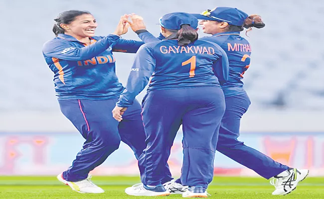 Indian womens war with Bangladesh today - Sakshi