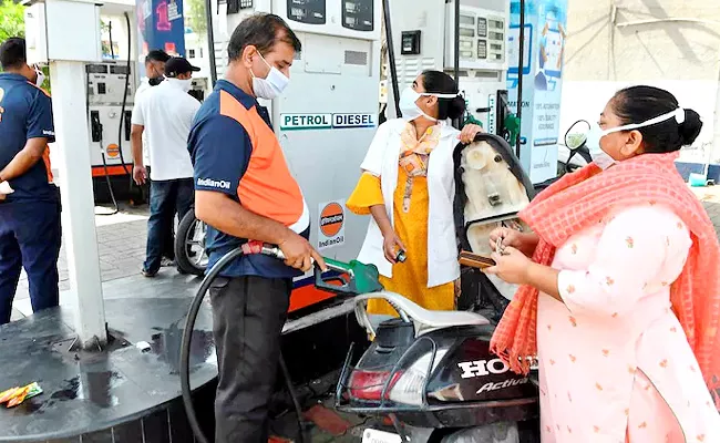 Petrol Diesel Prices Hiked After 4 Months Hiatus - Sakshi