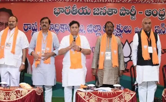 BJP President Somu Veerraju Comments on Alliance with TDP - Sakshi