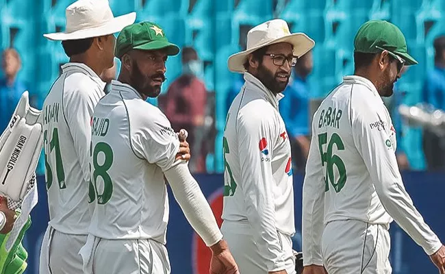 Pak Vs Aus 3rd Test Day 2: Australia All Out For 391 Runs In 1st Innings - Sakshi