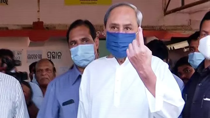 Odisha: Cm Naveen Patnaik Cast His Vote In Municipal Elections - Sakshi