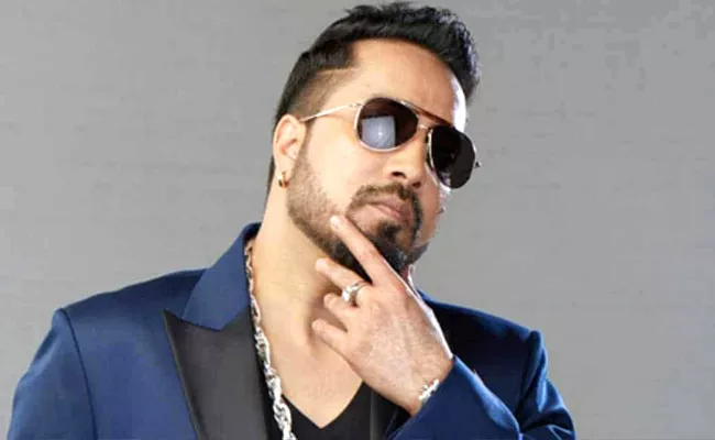 Mika Singh Revealed Why He Looking For His Life Partner - Sakshi