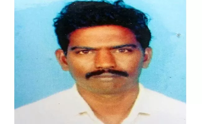 Husband Commits Suicide Due To Allegeing With Wife In Krishna District - Sakshi