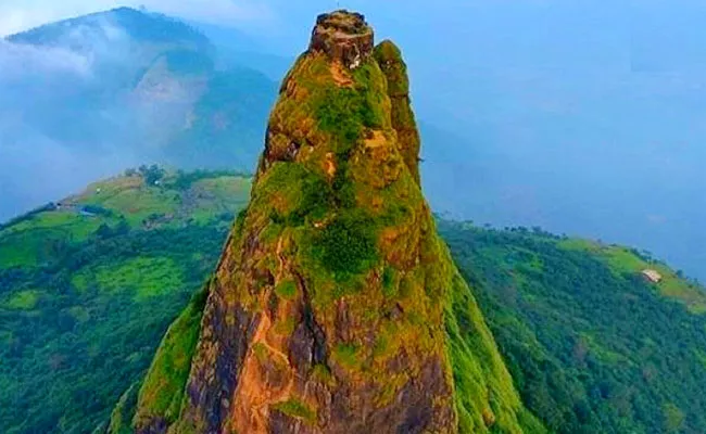 Kalavantin Durg Adventurous Trekking Spot In Maharashtra - Sakshi