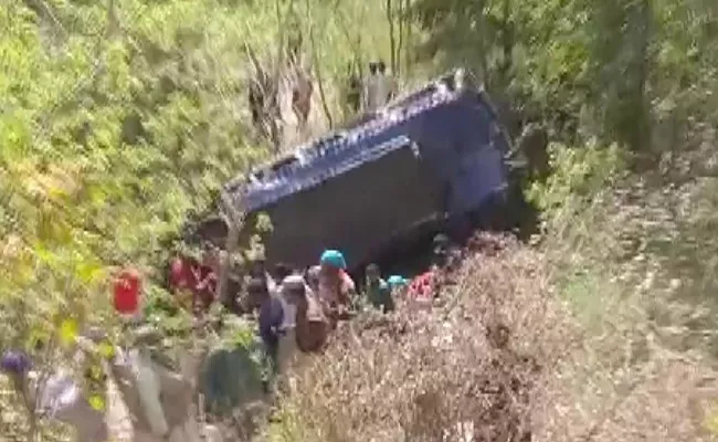 jammu And Kashmir: One dead, 56 Injured In Bus Accident at Nowshera - Sakshi