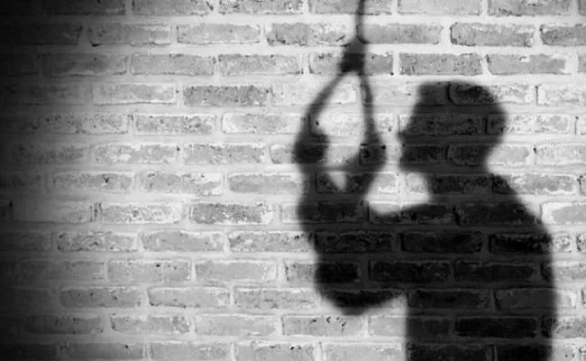 Youth Hangs Himself Wrote Suicide Note Orissa - Sakshi