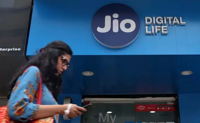 Reliance Jio Announces Calendar Month Validity Prepaid Plan Details - Sakshi