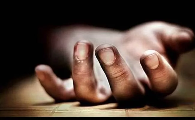 Unidentified Woman Was Deceased In Narayanpet District - Sakshi