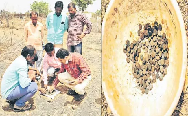 Copper Coins Found While Doing Employment Work In Mahabubnagar - Sakshi