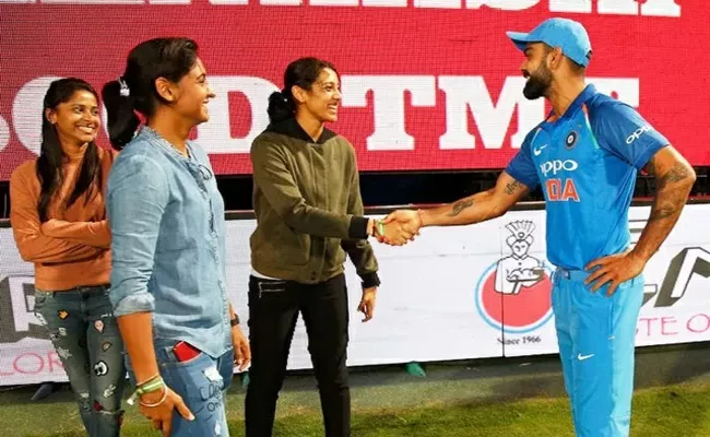 Virat Kohli cheers for Indian team ahead of Womens World Cup 2022 - Sakshi