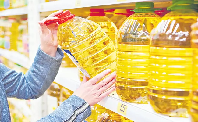 Declining cooking oil prices - Sakshi