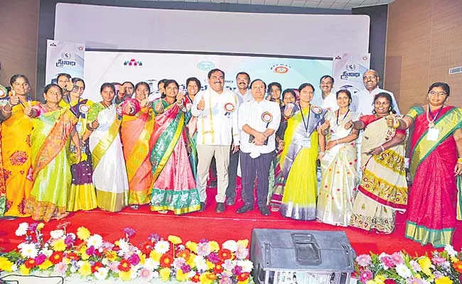 Our Womens Fund Is An Ideal For The Country: Minister Errabelli Dayakar Rao - Sakshi