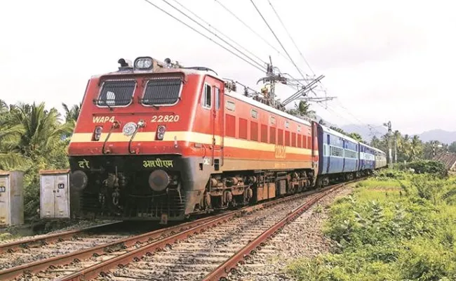 Railway Minister Ashwini Vaishnav Launched Kavach In Lingampalli - Vikarabad Section - Sakshi