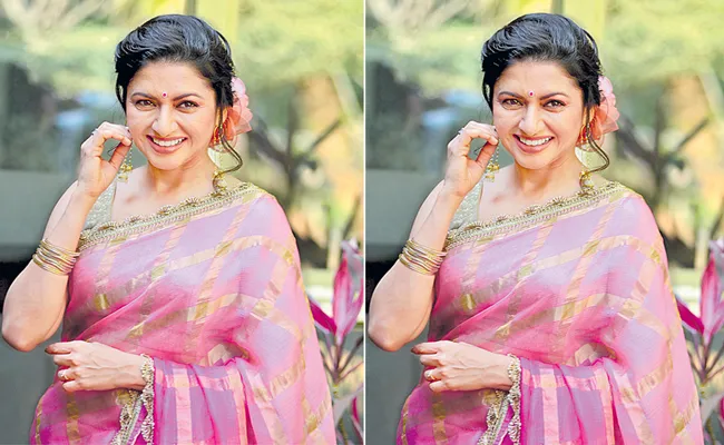 Bollywood actress Bhagyashree starts Second Innings from Radheshyam - Sakshi