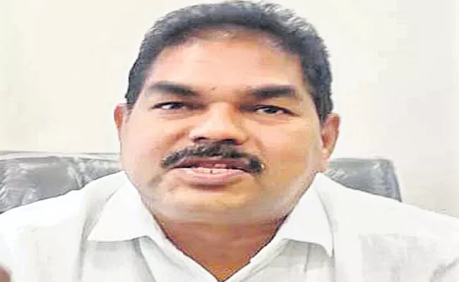 Pulivendula Municipal Chairman Varaprasad fires on CBI officials - Sakshi