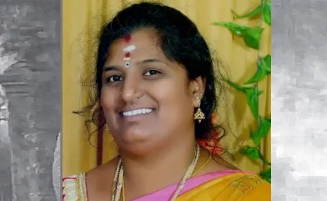 Srilakshmi Commits Suicide in Vellore Chennai - Sakshi