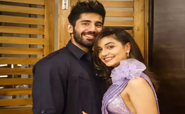 Bigg Boss OTT Winner Divya Agarwal Announces Split With Varun Sood - Sakshi