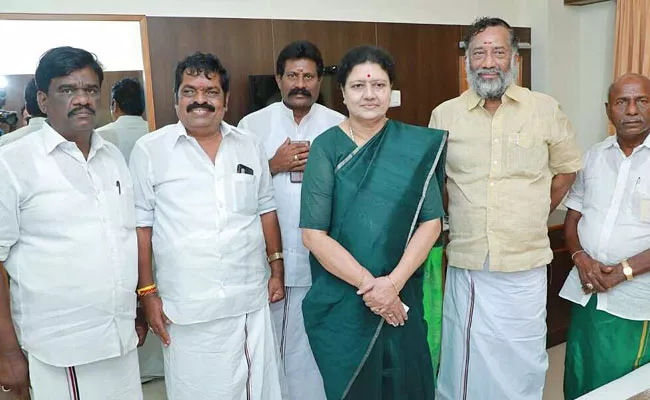 OPS Brother O Raja Expelled From AIADMK After Meeting Sasikala - Sakshi