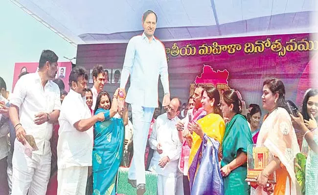 Telangana Ministers Talasani Srinivas Yadav And Mahmood Ali Appericiate CM KCR - Sakshi