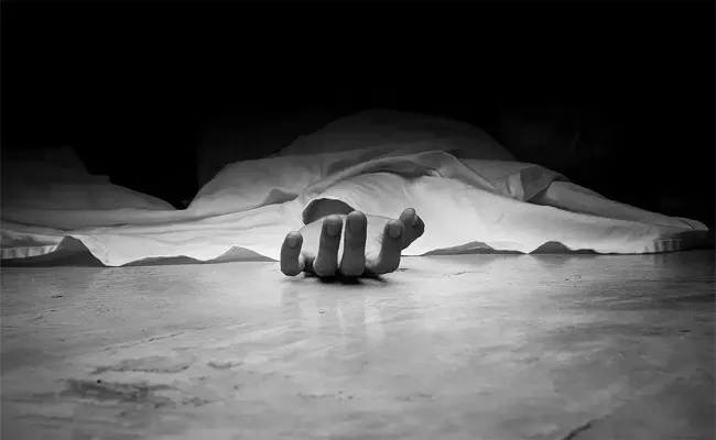 Man Allegedly Strangulated To Dying By His Son  - Sakshi