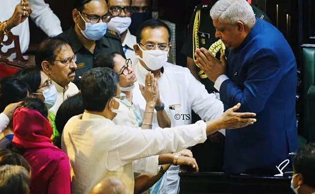 Hydrama Erupted First Day West Bengal Assembly Budget Meetings - Sakshi